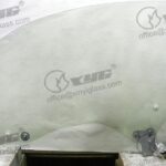 RH FRONT DOOR GLASS GREEN